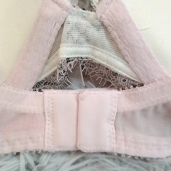 EUC Victoria's Secret Size 36B Dream Angels Embellished Push-up Bra 💕 - Picture 6 of 10